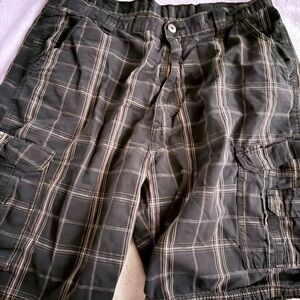 Wrangler Dark Plaid Cargo Shorts SIZE 36????